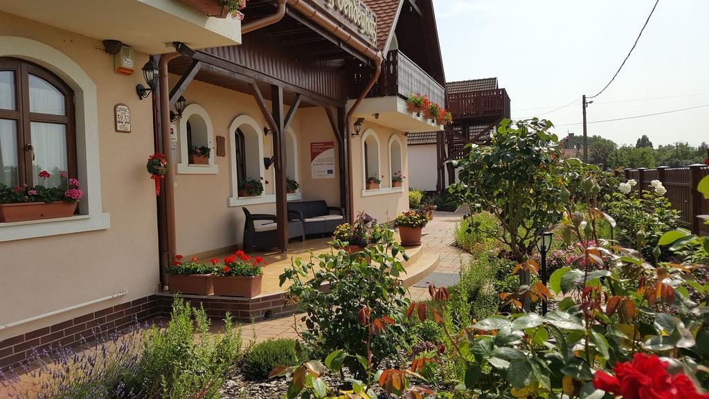 Sovirag Vendeghaz Hotell Hortobágy Exteriör bild