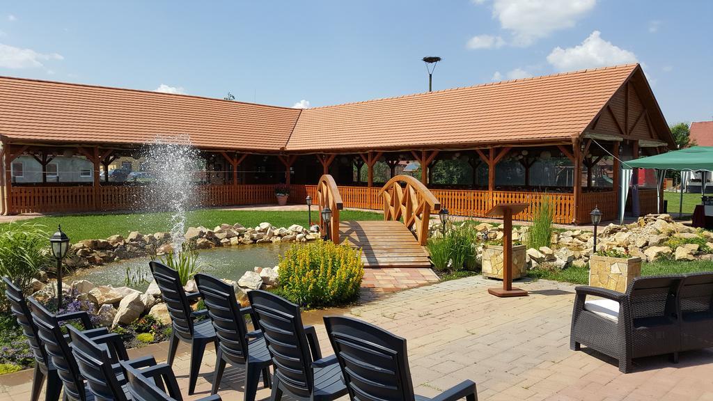 Sovirag Vendeghaz Hotell Hortobágy Exteriör bild